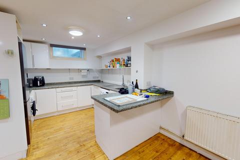 5 bedroom maisonette to rent, Holland road, Hove, BN3