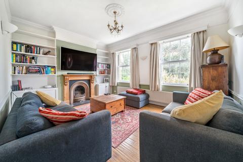 2 bedroom flat for sale, Oatlands Chase, Weybridge, KT13