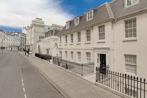 11 Lyall Street, London, SW1X 8DH
