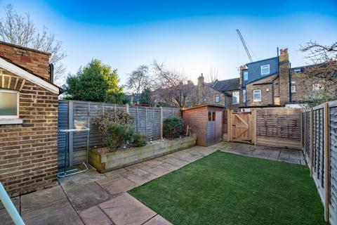 24 Deans Road, London, W7 3QB