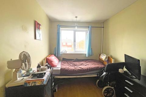 20 Dunlop Road, Tilbury, RM18 7BE