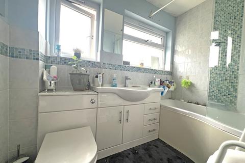 20 Dunlop Road, Tilbury, RM18 7BE