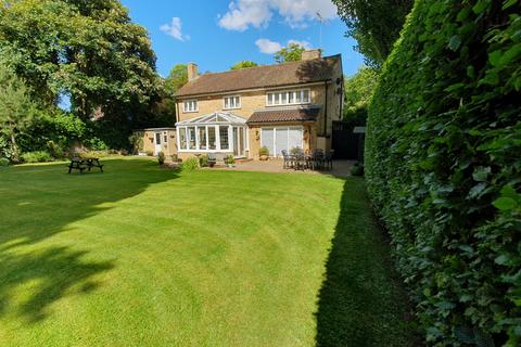 4 bedroom detached house for sale, High Street Hurley Maidenhead, Berkshire, SL6 5LT