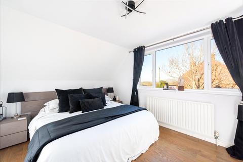 3 bedroom detached house for sale, Hillside Avenue, Silverstone, Towcester, Northamptonshire, NN12