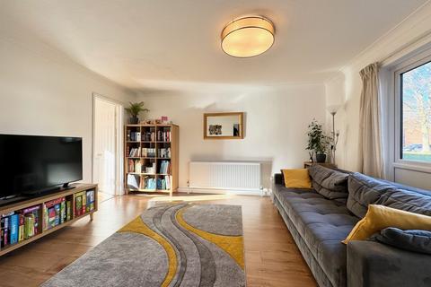 95 Beechtree Avenue, Englefield Green, Egham, TW20 0TD