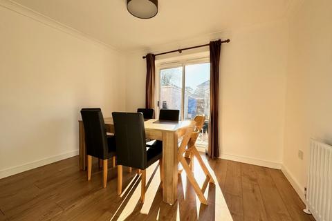 95 Beechtree Avenue, Englefield Green, Egham, TW20 0TD