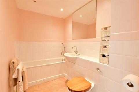 86 Dunlop Close, Dartford, DA1 5LT