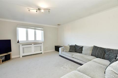 86 Dunlop Close, Dartford, DA1 5LT