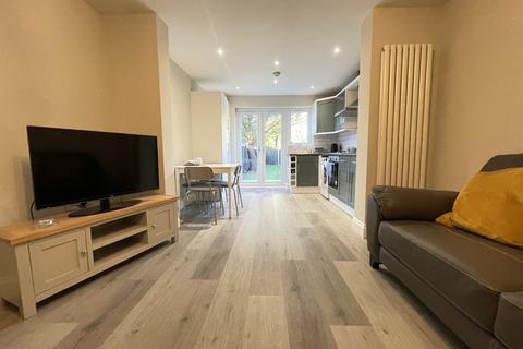2 bedroom flat to rent, Canterbury Road, Harrow HA1
