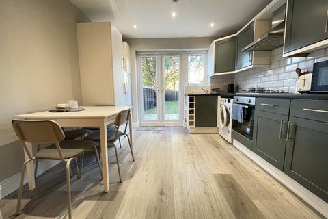 2 bedroom flat to rent, Canterbury Road, Harrow HA1