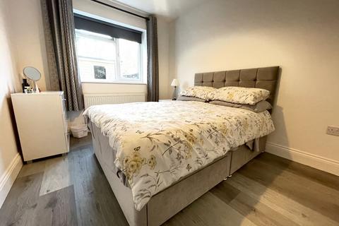 2 bedroom flat to rent, Canterbury Road, Harrow HA1