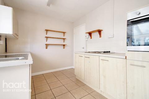 2 bedroom bungalow for sale - Welham Lane, Risby, Bury St Edmunds