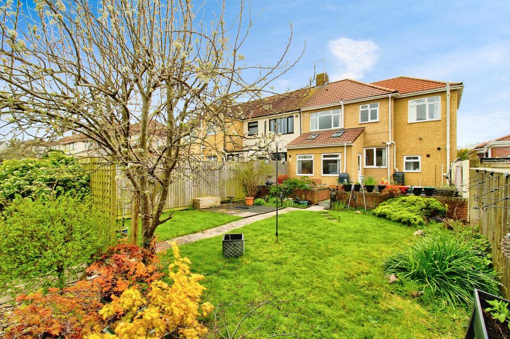 Walsh Avenue, Bristol, BS14 5 bed semidetached house for sale £415,000