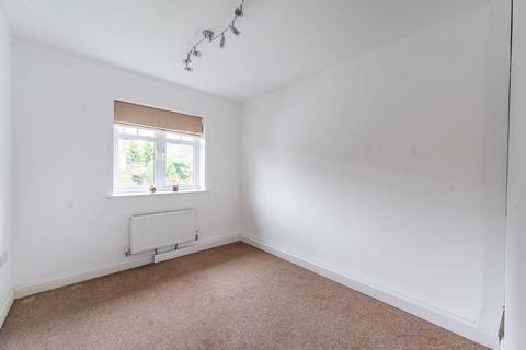 5 bedroom detached house to rent, Padelford Lane, Stanmore, HA7