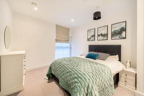 2 bedroom flat for sale, River Gardens Walk, London SE10