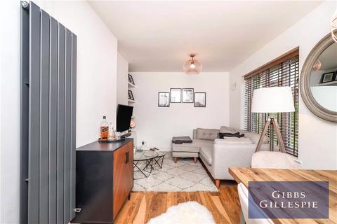 72 Deans Close, Stoke Poges, Slough, SL2 4JX