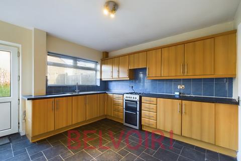 3 bedroom terraced house to rent, Lowhurst Drive, Stoke-on-Trent, ST6