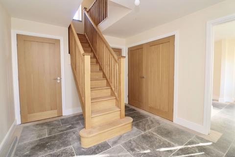Biloba House Ainstey Drive, Sparkford, Yeovil, BA22 7JT
