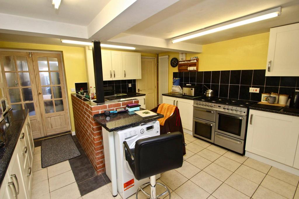 Benedict Street, Glastonbury, Somerset 4 bed terraced house for sale