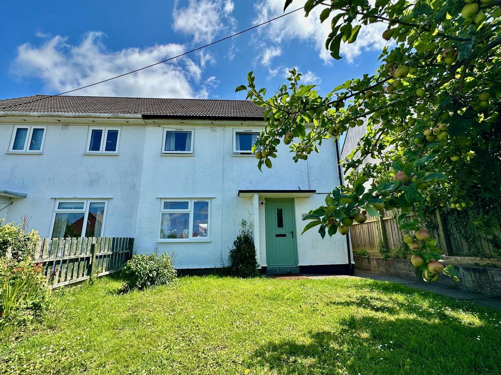 Whiting Road, Glastonbury, Somerset 2 bed semi-detached house - £248,500