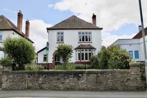 3 bedroom detached house for sale, Central Wells