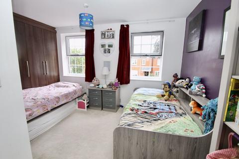 9 Hayes Drive, Wells, BA5 2GR