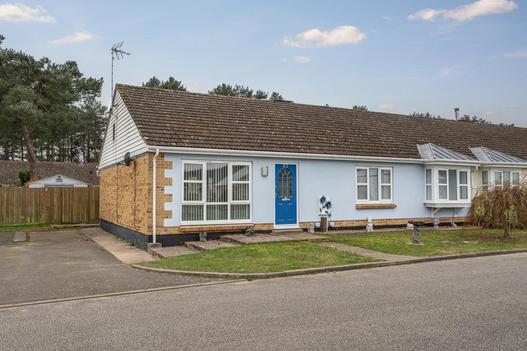 A Superbly Presented 3 Bedroom Semi Detached Bung