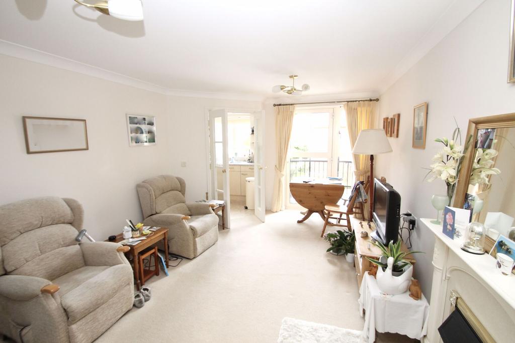 Sitting room towards juliette balcony