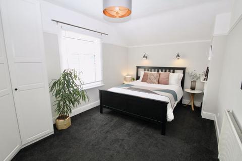 3 bedroom flat for sale, Glastonbury Road, Wells