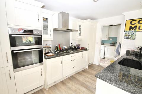 24 Hamiltons Close, Wells, BA5 2GS