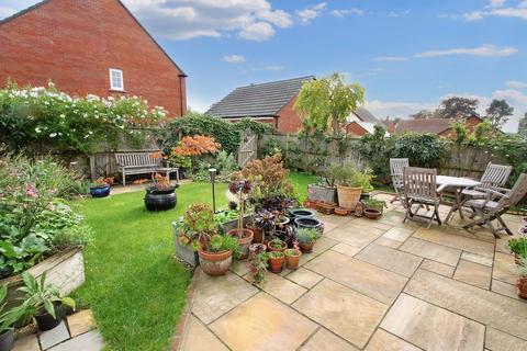 24 Hamiltons Close, Wells, BA5 2GS