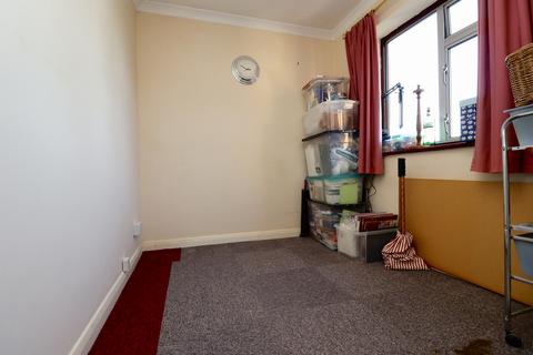 79 Goss Drive, Street, BA16 0RR