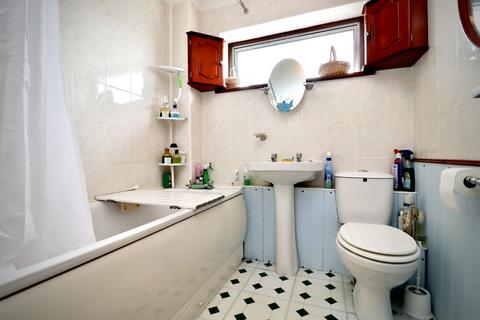 79 Goss Drive, Street, BA16 0RR