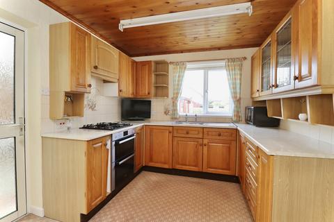 16 Brookleigh, Street, BA16 0NU