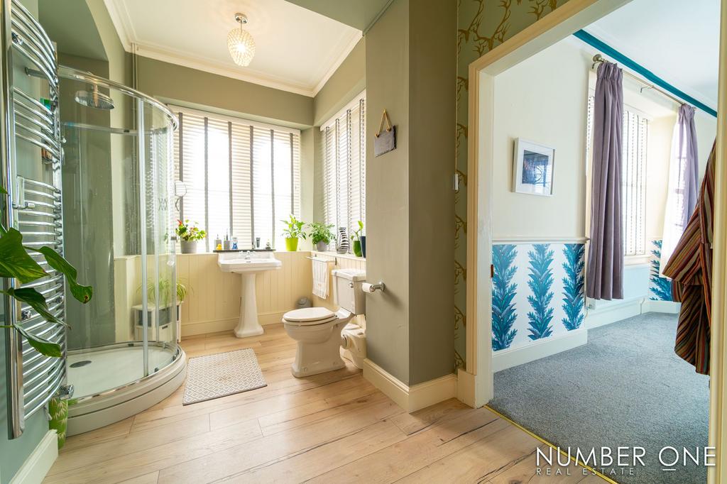 Ensuite