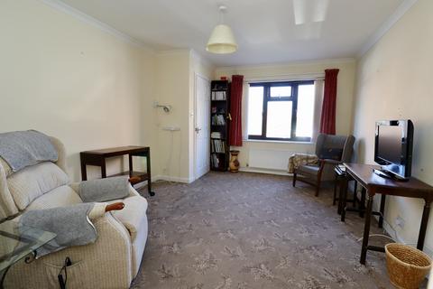 17 Durston Close, Street, BA16 0JU