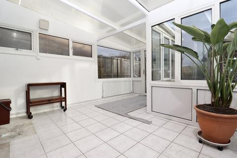 17 Durston Close, Street, BA16 0JU