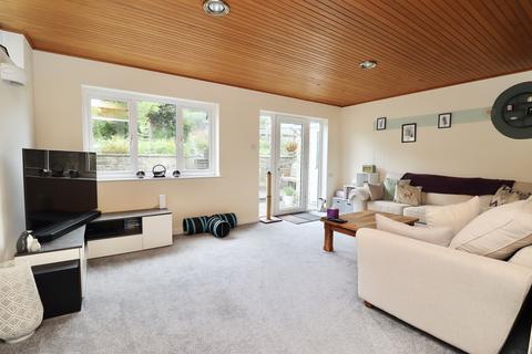 54 Strode Road, Street, BA16 0DX