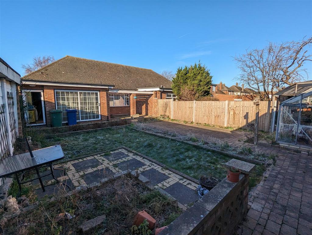 Heath Road, Orsett Heath 2 bed bungalow for sale £415,000