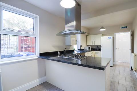 5 bedroom semi-detached house to rent, Lower Street, Kettering, Northamptonshire, NN16