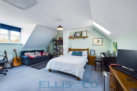 4 Copper Beech View, Tonbridge, TN9 2HF