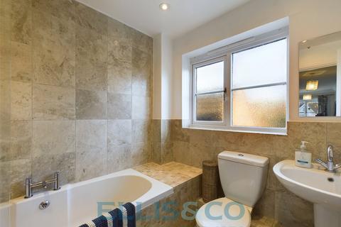 4 Copper Beech View, Tonbridge, TN9 2HF
