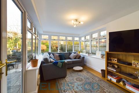 4 Copper Beech View, Tonbridge, TN9 2HF
