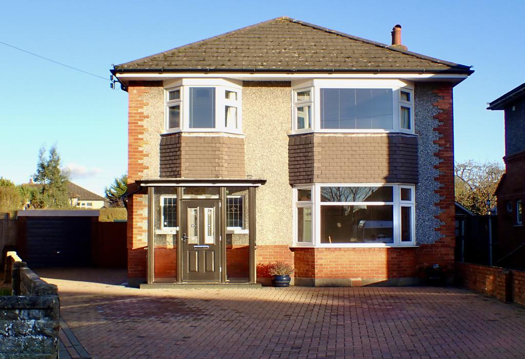 Namu Road, Victoria Park, Bournemouth, Dorset 4 bed detached house for