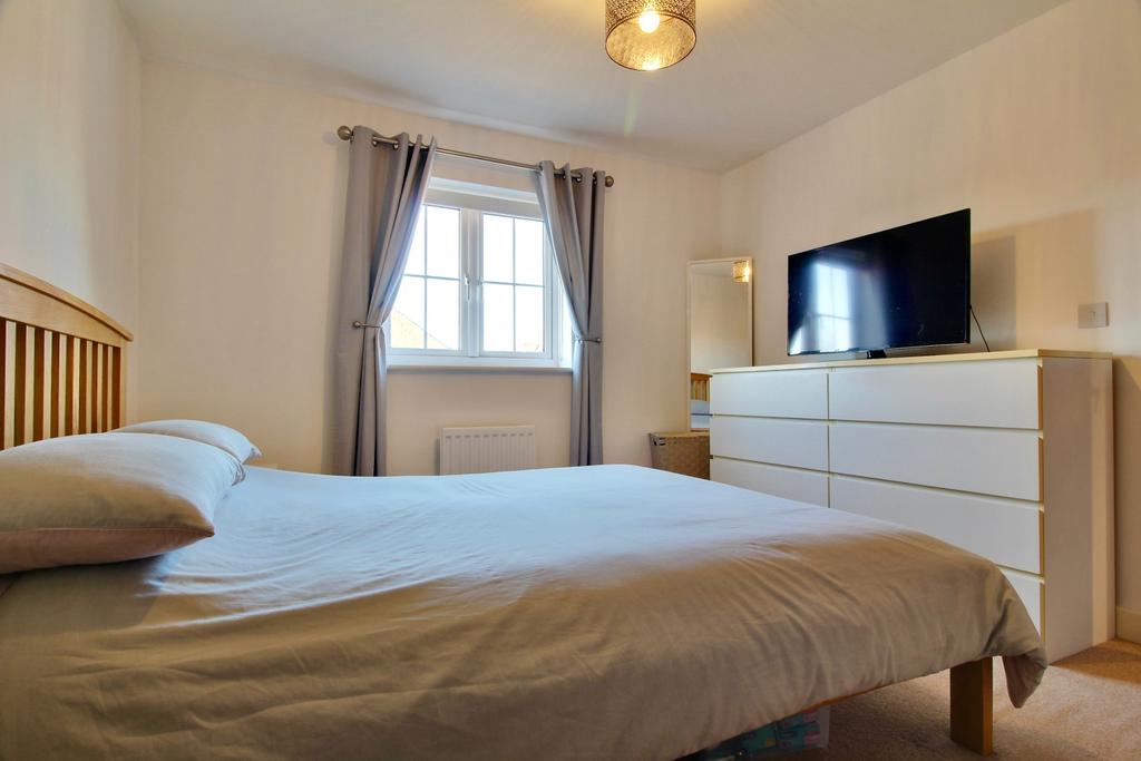 Bedroom 1 - reverse view