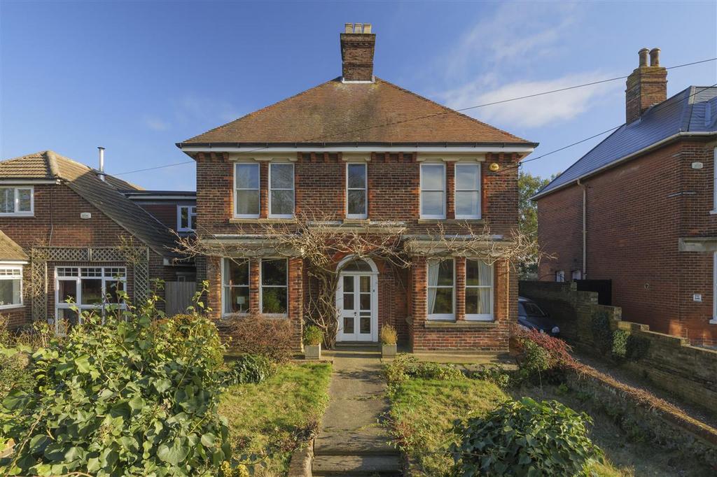 Ashford Road, Faversham 4 bed detached house for sale £685,000