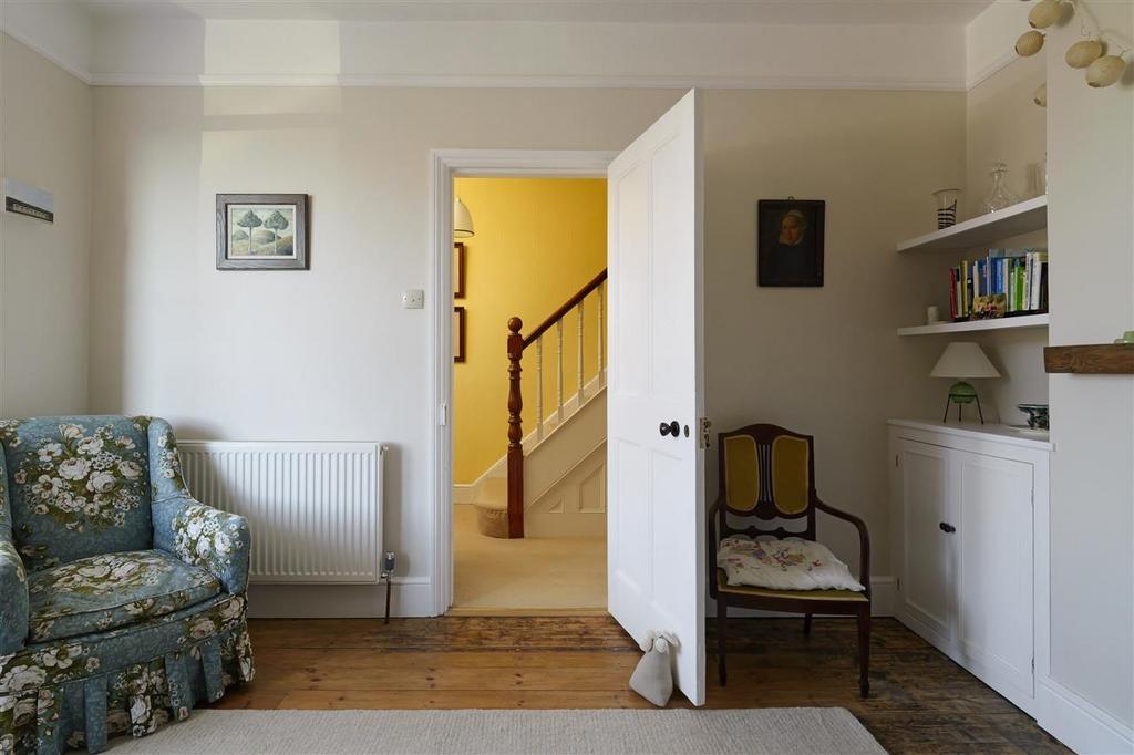 Ashford Road, Faversham 4 bed detached house for sale £685,000