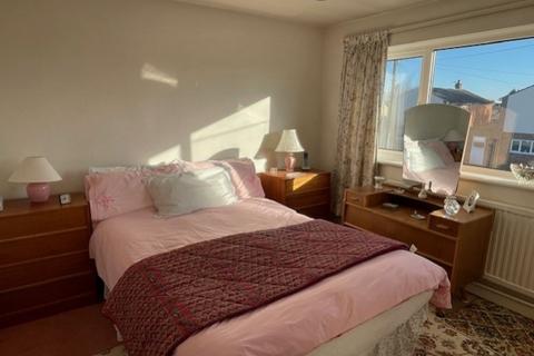 21 Ashfield Road, Carterton, OX18 3QY