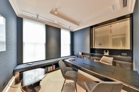 83a Chester Square, London, SW1W 9HJ
