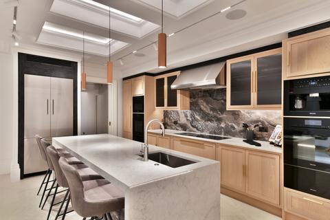 83a Chester Square, London, SW1W 9HJ